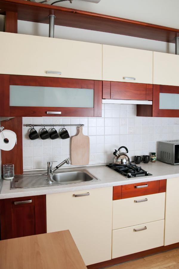 Rodmos Hostel Lublin Buitenkant foto