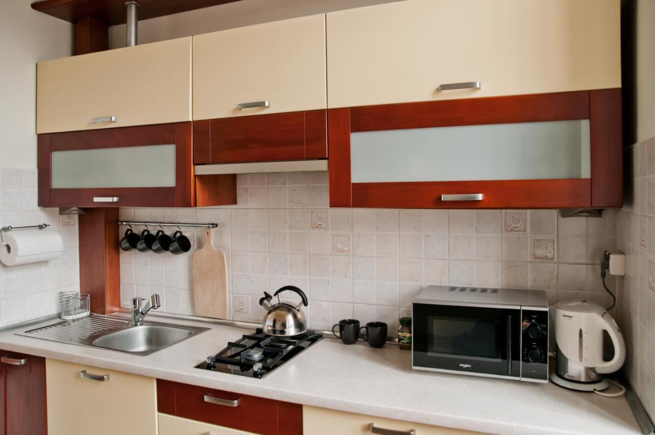 Rodmos Hostel Lublin Buitenkant foto