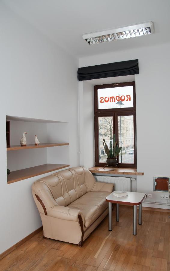 Rodmos Hostel Lublin Buitenkant foto