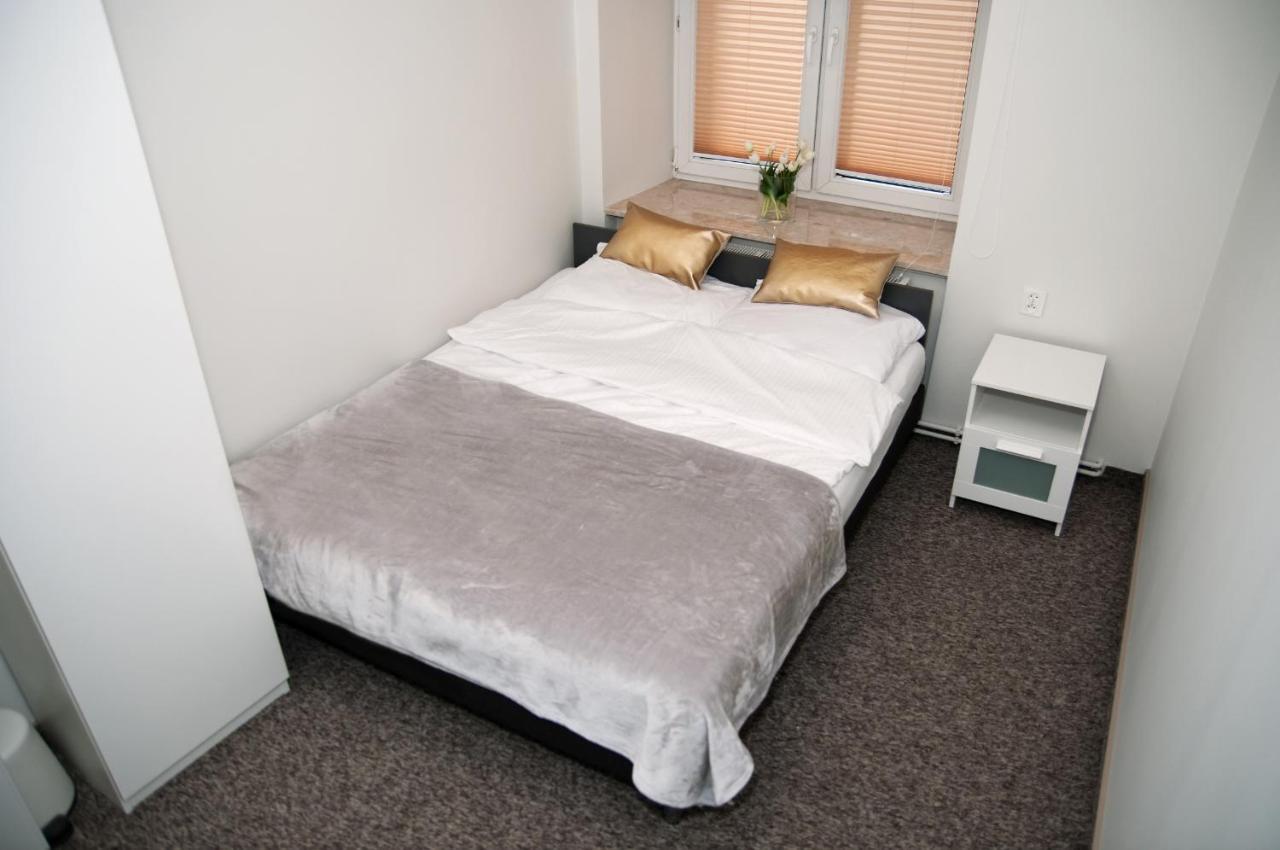 Rodmos Hostel Lublin Buitenkant foto