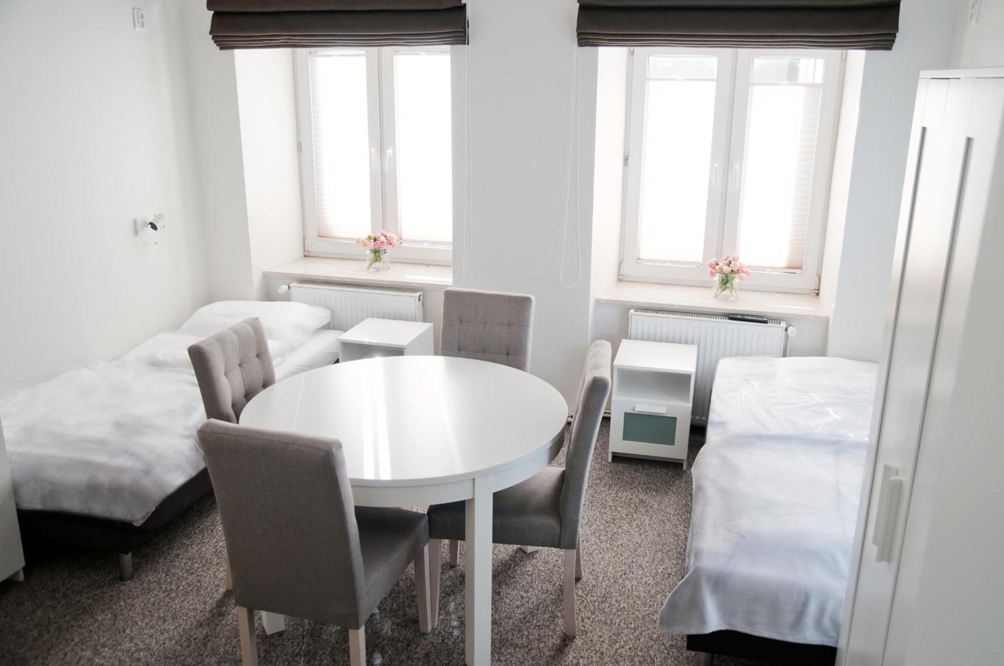 Rodmos Hostel Lublin Buitenkant foto