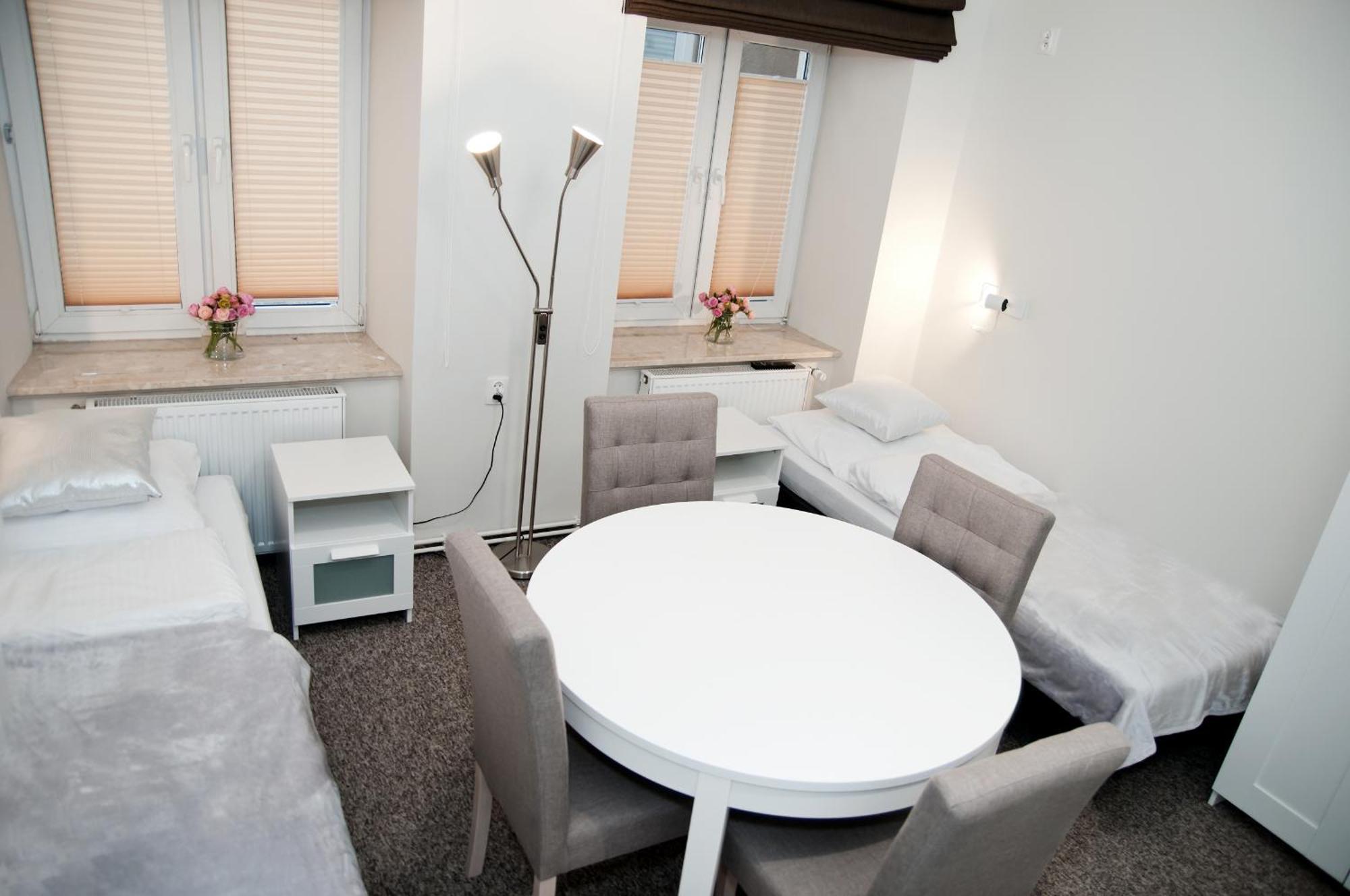 Rodmos Hostel Lublin Buitenkant foto